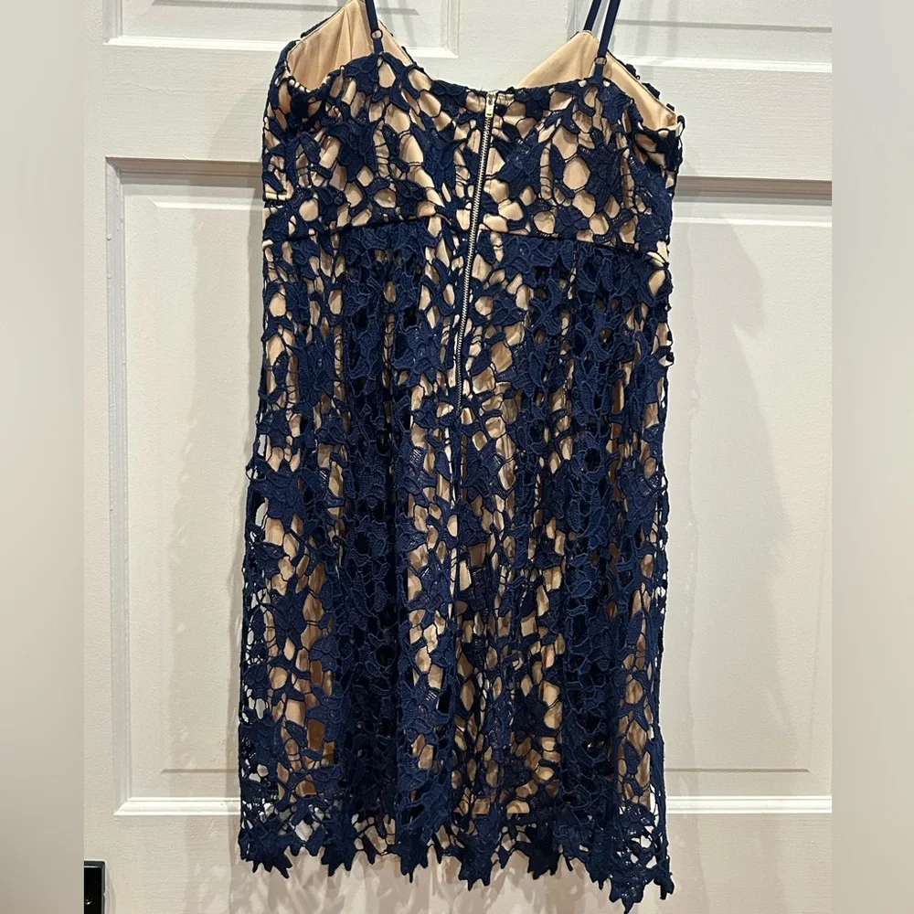 NWT Beautiful beige dress with blue lace overlay - Picture 5 of 5